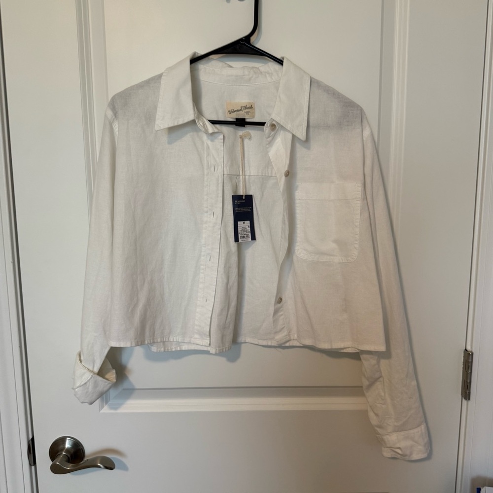 Universal Thread white Button-Up Shirt
